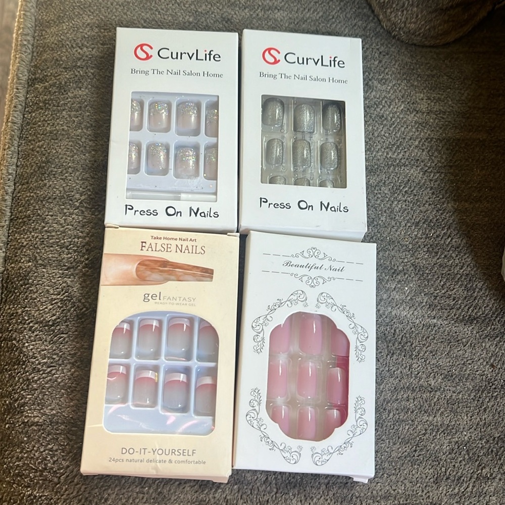 Press on nails